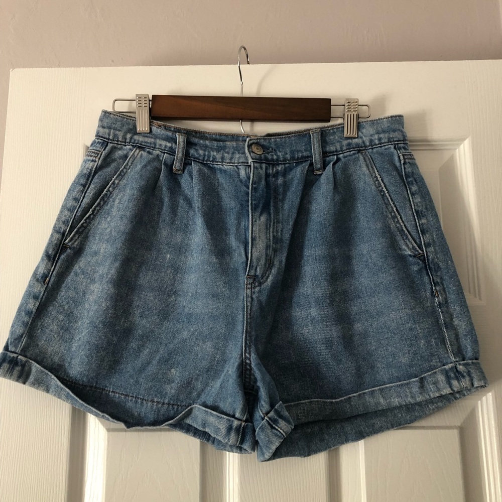 American Eagle Mom Short